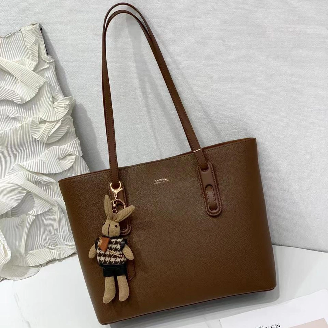 Classic Essential Pebbled Tote Bunny Charm